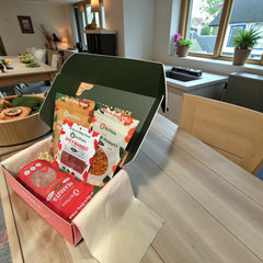 Valentine Snack Gift Box – Best Loved (Best Seller)